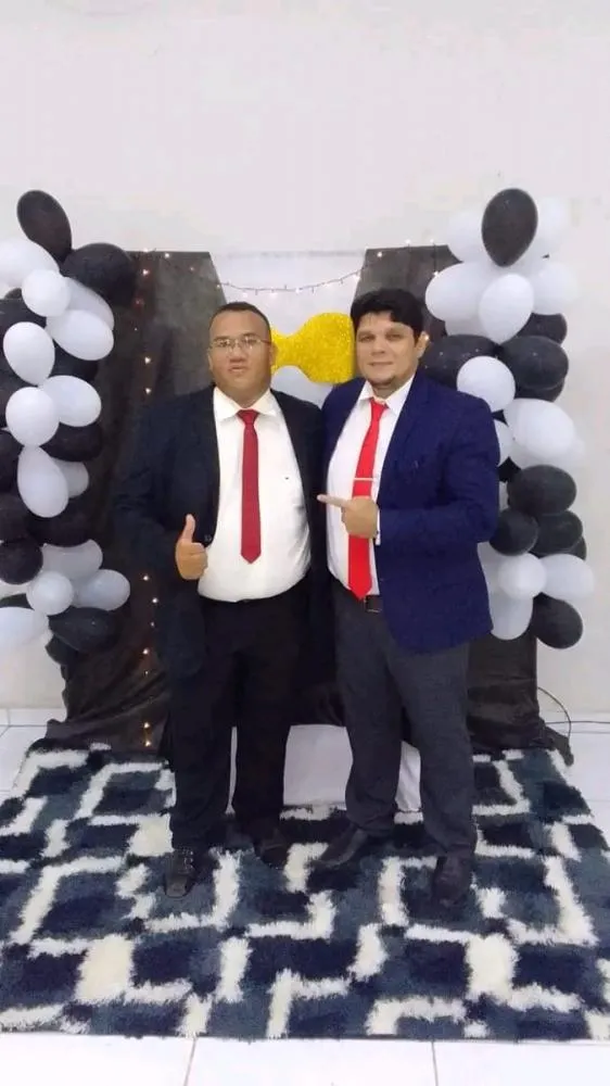 Mas a hora vem, e agora é, em que os verdadeiros adoradores adorarão o Pai em espírito e em verdade; porque o Pai procura a tais que assim o adorem.( JOÃO 4:23)