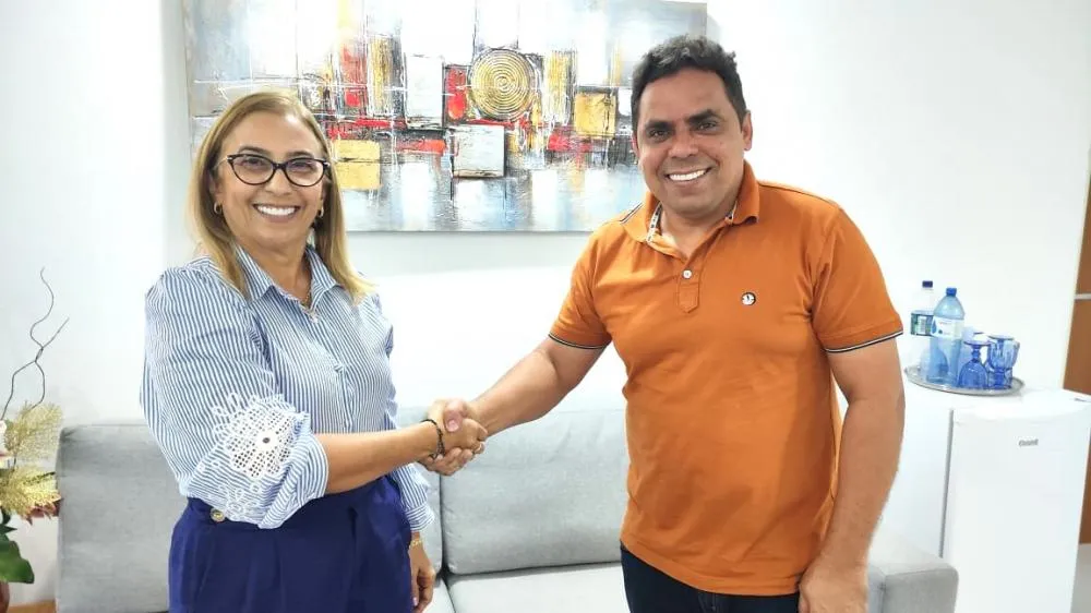 Prefeito Júnior Nato, e a Prefeita Neidinha Lima.