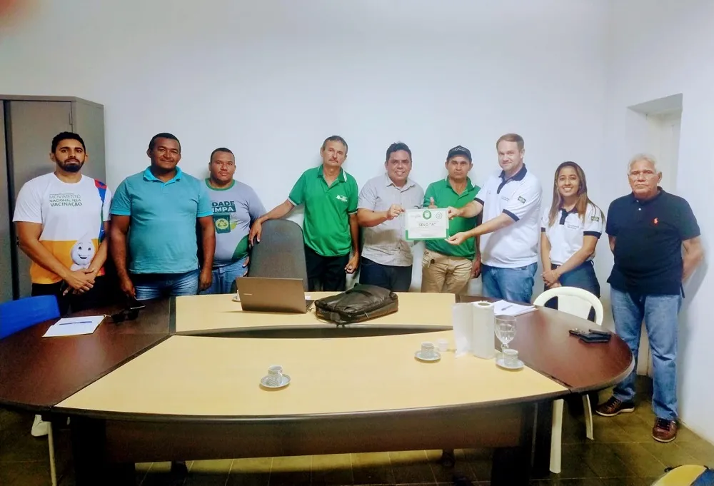 A entrega do certificado reafirma o compromisso do município com a sustentabilidade e a gestão ambiental eficiente.