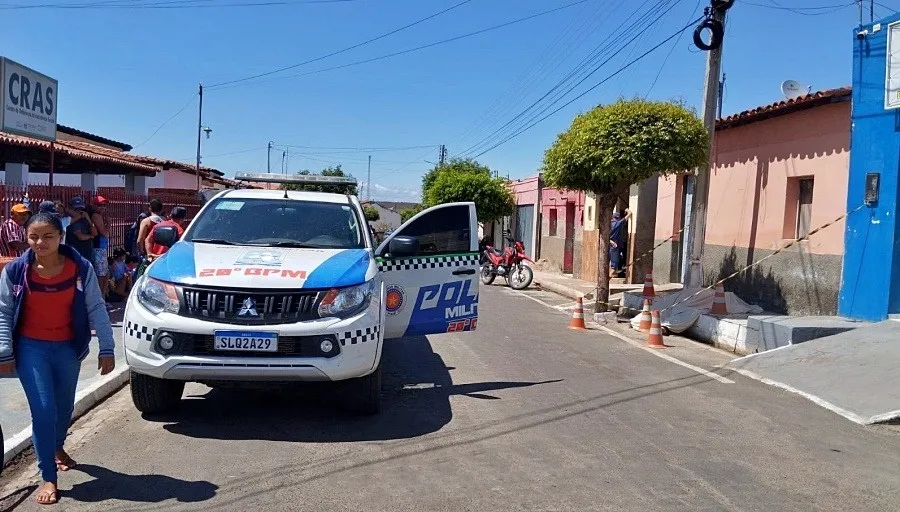 Homem morre ao atacar policial com foice em Padre Marcos - PI
