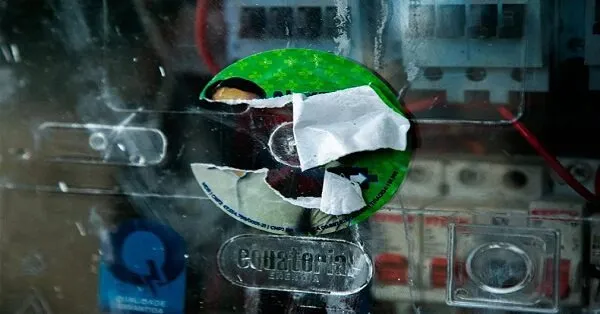 Propaganda eleitoral em postes e medidores de energia pode gerar multa, alerta Equatorial Piauí