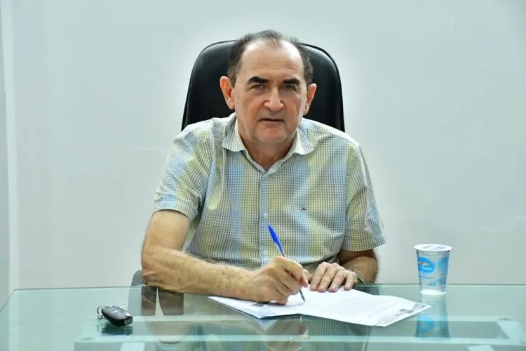 TCE suspende pagamentos de contrato de material didático em Floriano por suspeita de irregularidade