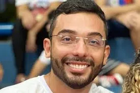 Francisco Emanuel, prefeito de Parnaíba, grava vídeo sobre relação com família Mão Santa.