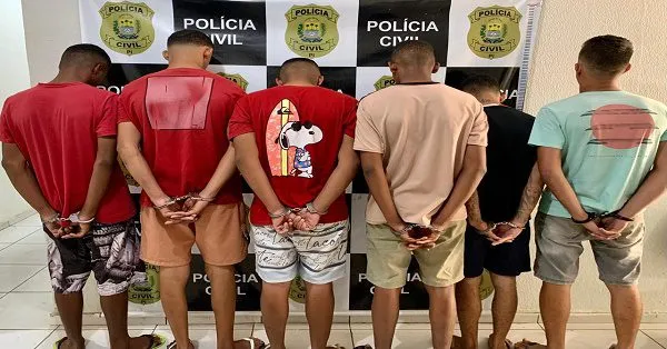 Operação Policial em Oeiras cumpre mandados de prisão e busca por envolvimento em roubos e tráfico de drogas