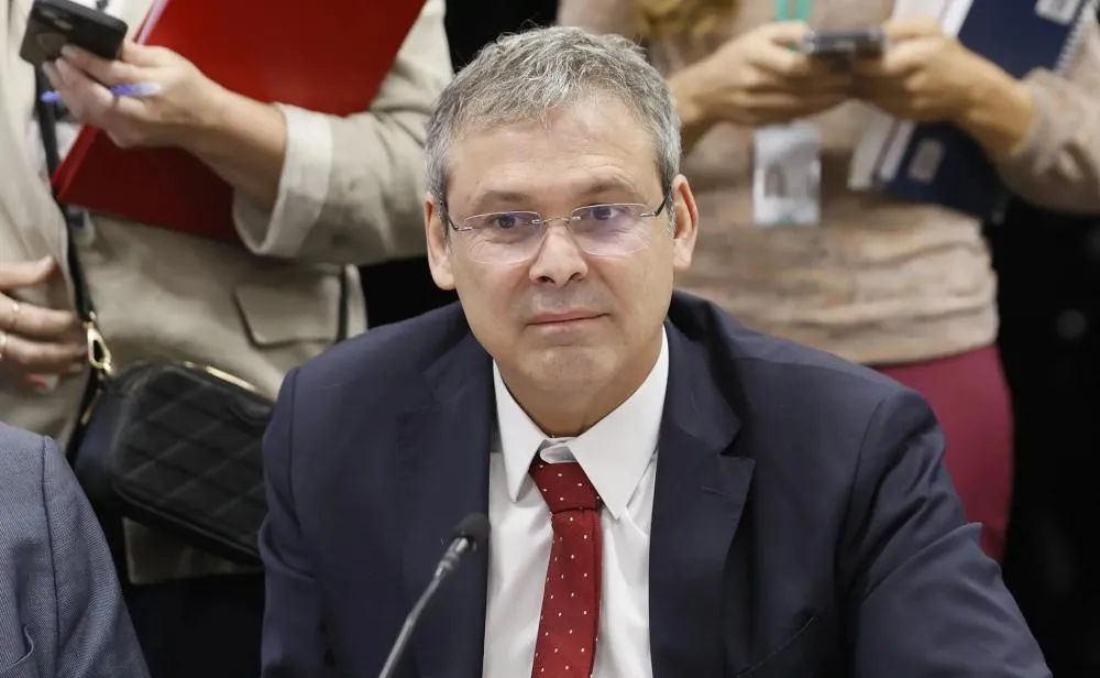 PT pede bloqueio de bens e quebra de sigilo fiscal de Bolsonaro
