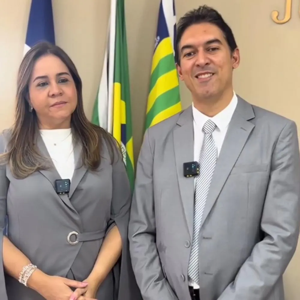 Ângela Rosado, presidente da Câmara e Raniletti Carvalho, prefeito de Caracol-PIReprodução do Instagram