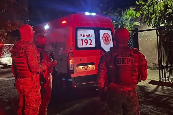 Homem é resgatado após ser torturado