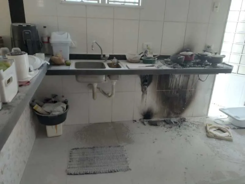 Vazamento de gás com princípio de incêndio é controlado por moradores em Oeiras