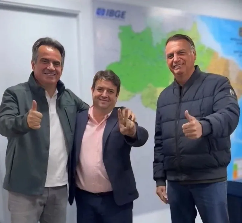 Bolsonaro, Ciro Nogueira e Tiago Junqueira fazem anúncio dos candidatos de oposição ao senado.
