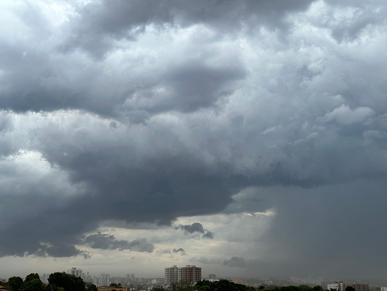 Inmet emite alertas de chuvas intensas para 114 municípios do Piauí; confira