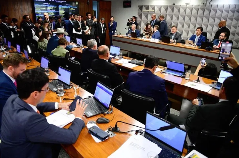 CPMI do INSS começa nesta terça (26) e vota convocação de ex-ministros e ex-presidentes