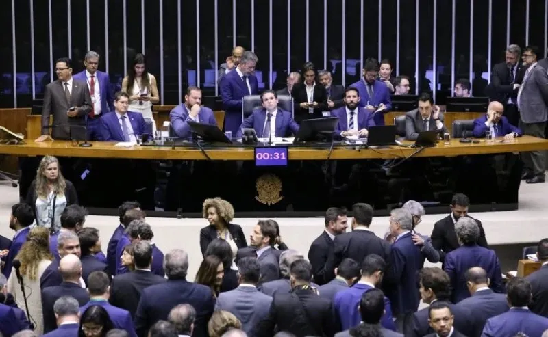 Câmara aprova isenção do IR para quem ganha até R$ 5 mil; todos os deputados piauienses votaram a favor da proposta