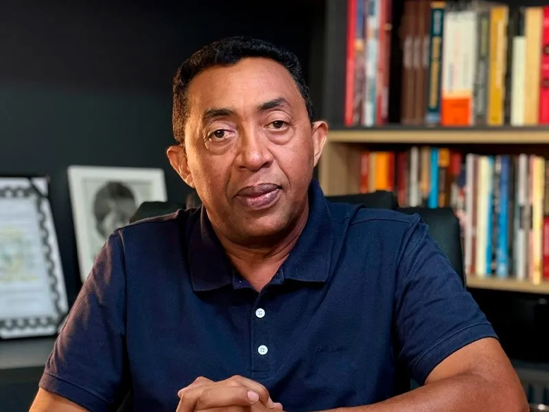 Joel Rodrigues reage à campanha publicitária do governo considerada racista
