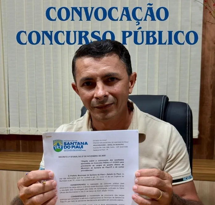 Prefeito Adonaldo assina portaria e convoca 25 aprovados no concurso público de Santana do Piauí