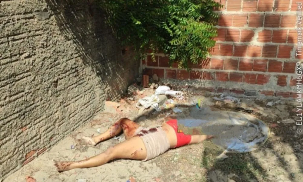 Mulher bosta ativos em Parnaíba.