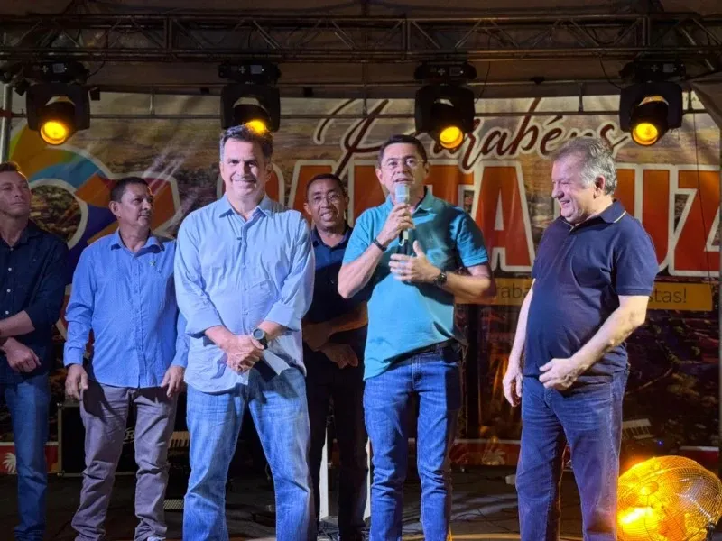 Ciro Nogueira e Merlong Solano em Santa Luz do Piauí, o convite partiu do prefeito do município Arquel Alves.