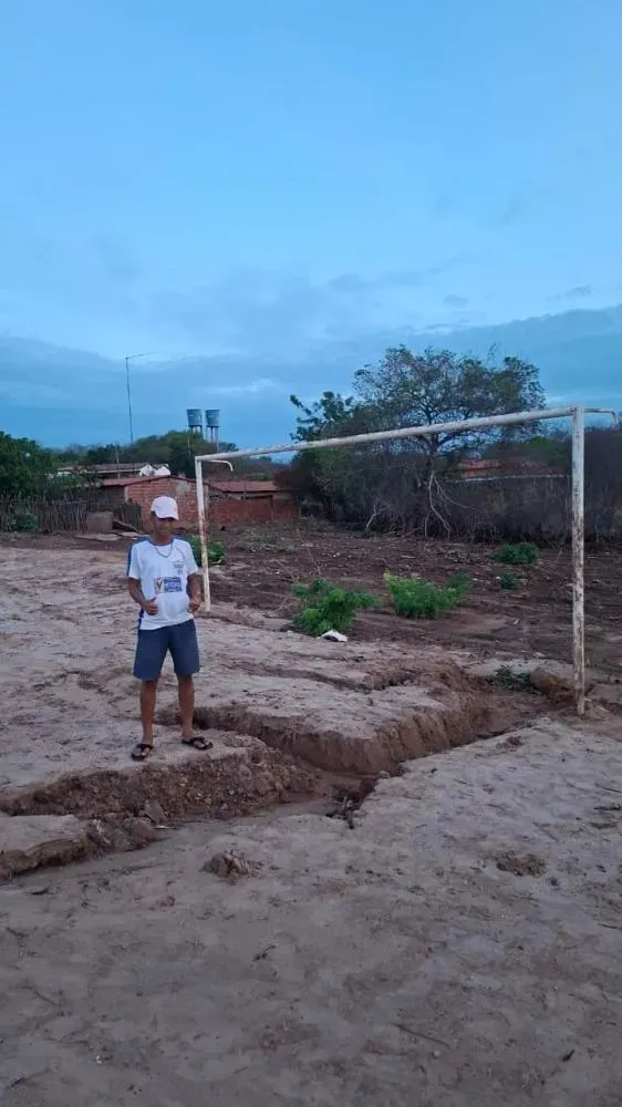 Moradores do Buriti do Canto afirmam que chuvas destruíram campo recém-construído pela Prefeitura de Oeiras