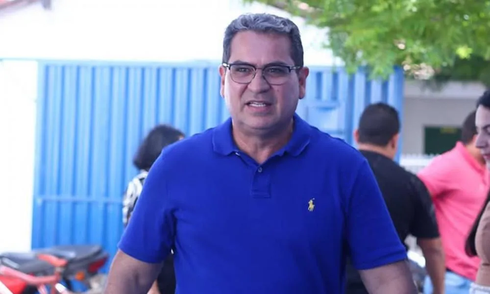 Júnior Carvalho, prefeito de Demerval Lobão