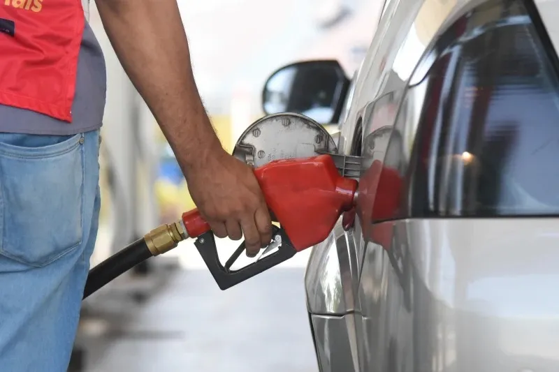 Petrobras reduz preço da gasolina em 5,2% a partir desta terça-feira (27)
