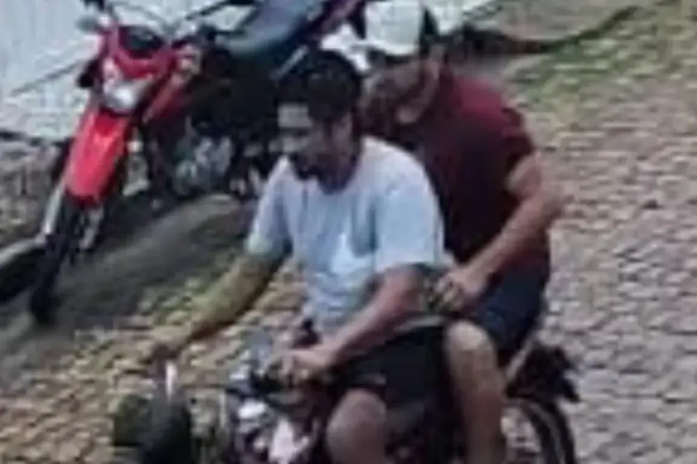 Polícia Civil de Inhuma investiga roubo de R$ 1.200 de idoso por dupla em motocicleta.