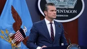 O Secretário de Guerra dos Estados Unidos, Pete Hegseth, discursa durante uma visita à Sierra Space em Louisville, Colorado, na segunda-feira, 23 de fevereiro de 2026. Foto de Aaron Ontiveroz/The Denver Post.