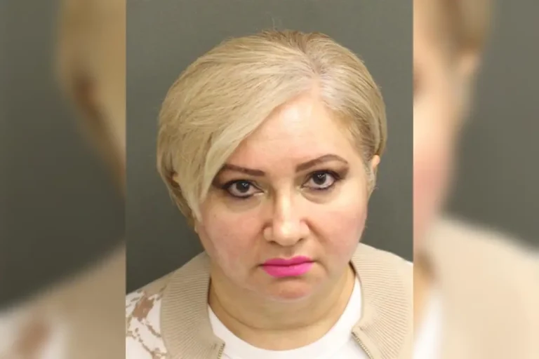 Dra. Verbênia Sousa aparece em foto de identificação divulgada após prisão em Orlando no âmbito do caso CEMA. (Foto: Reprodução)