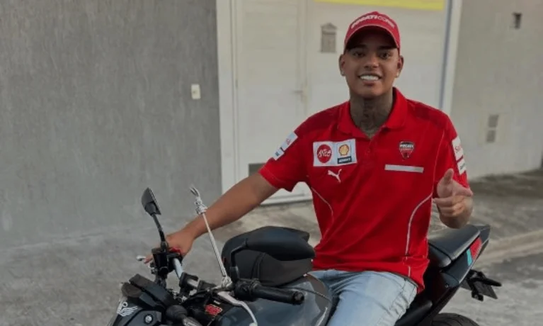 Influencer natural de Jaicós Piaui morre após colidir moto com poste em Santo André 