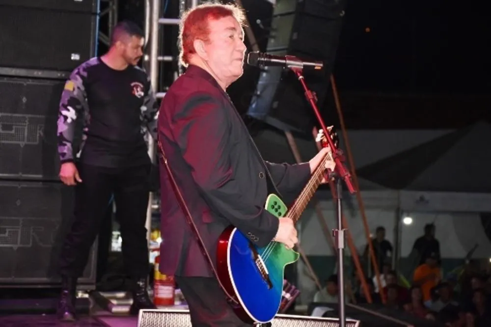 Show de Amado Batista em Itainópolis custou R$ 500 mil aos contribuintes / Foto: Folha Atua
