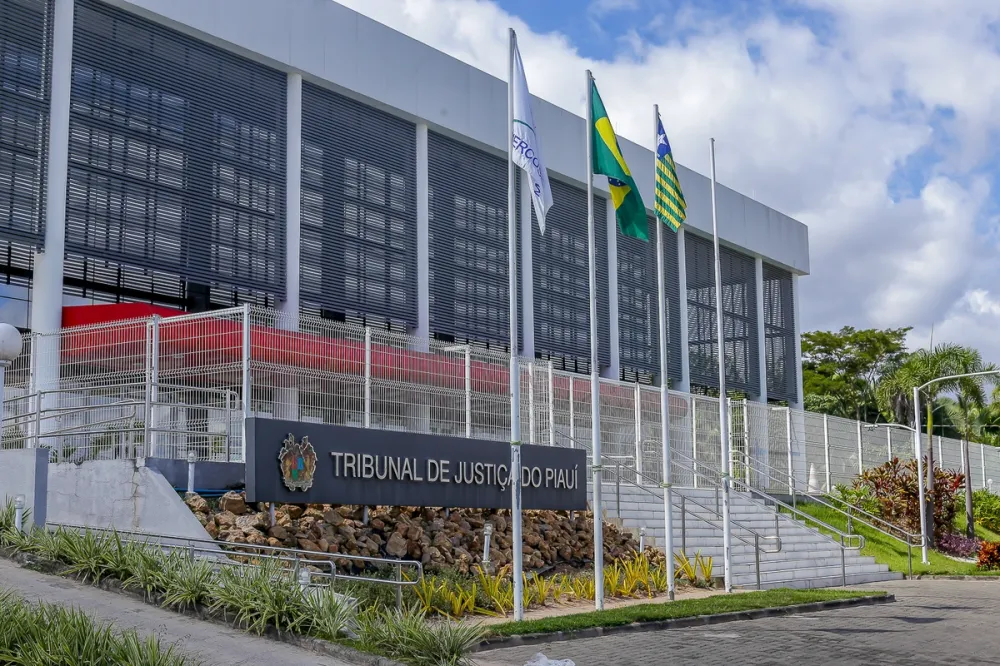 Ex-servidora do TJ do Piauí é condenada a 2 anos de prisão por fraudar assinatura de juiz para emitir 158 alvarás judiciais