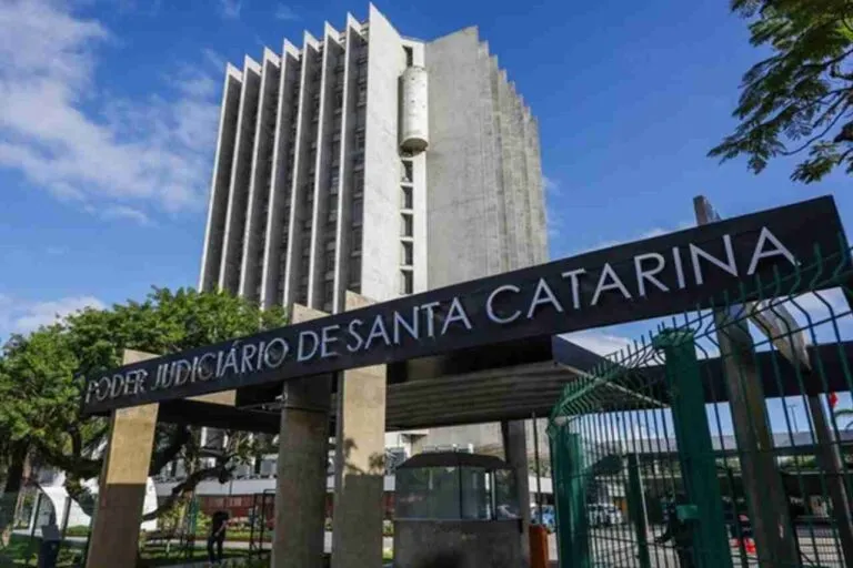 Fachada da sede do Tribunal de Justiça de Santa Catarina (TJSC), em Florianópolis. (Foto: Reprodução)