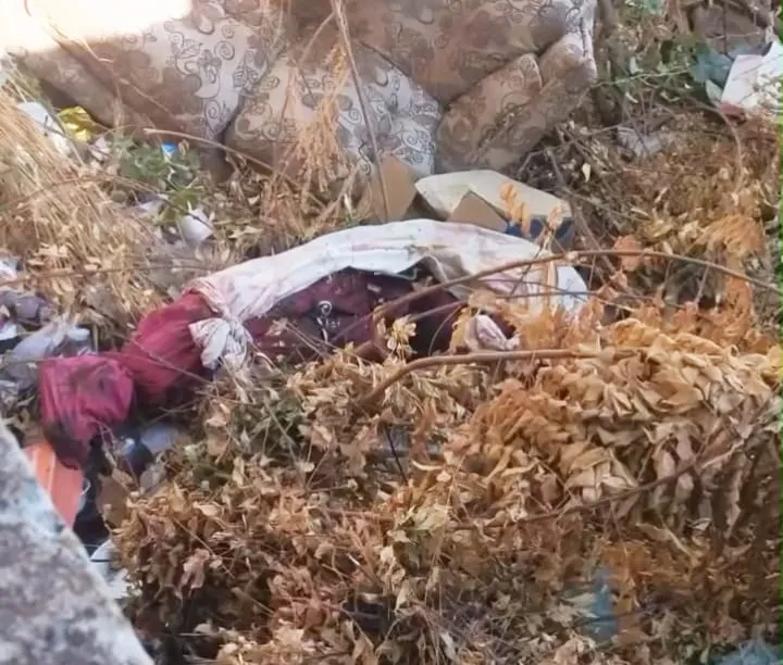 Corpo enrolado em lençois - foto reprodução
