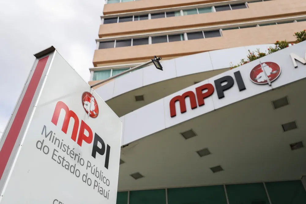 Ministério Público investiga vereador de Nazaré do Piauí por acúmulo de cargos