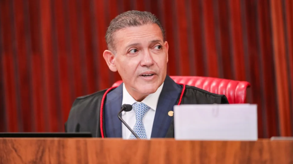 AMEAÇA DE CENSURA