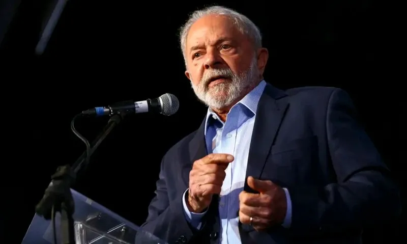 Lula sai da UTI, está consciente e segue com cuidados semi-intensivos, diz boletim médico