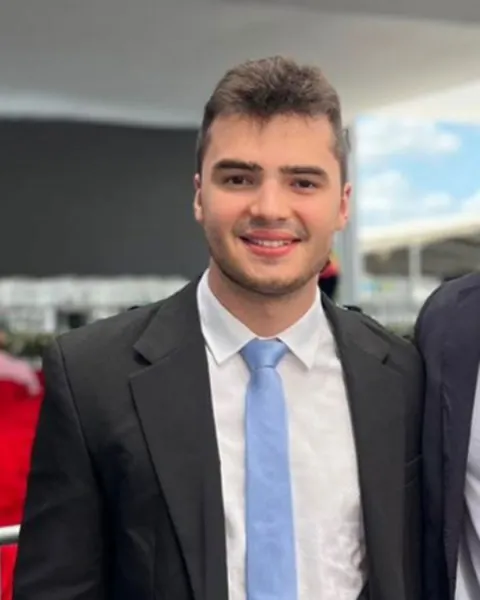 Ícaro Carvalho anuncia a retirada de sua pré-candidatura a prefeito de Oeiras