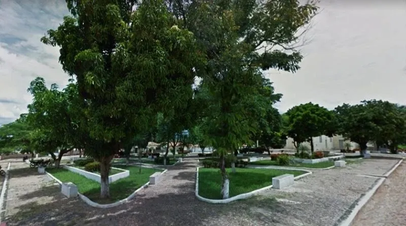 Praça em Várzea Grande do Piauí